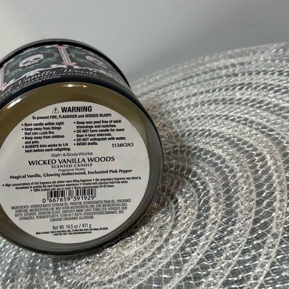 BBW Wicked Vanilla Woods 3 Wick Scented Candle NWT - Picture 3 of 4